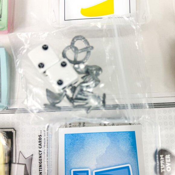 Huntington Beach-Opoly Monopoly Board Game Complete Ages 8 & Up - Picture 5 of 5